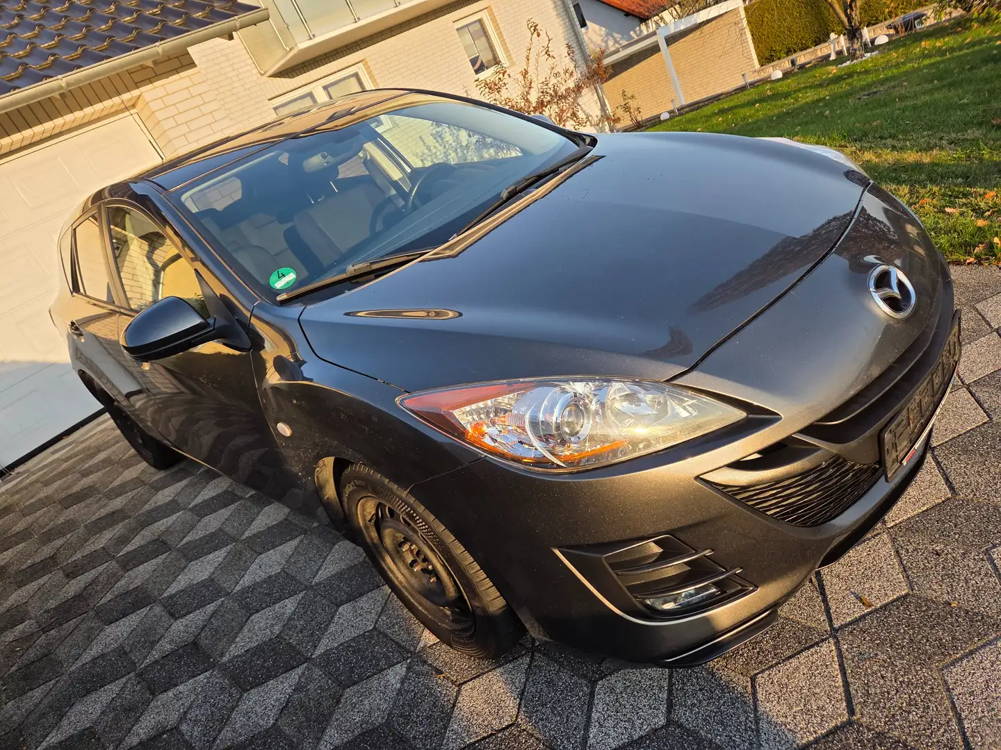 Mazda 3 3 Fließheck Diesel 2.2 MZR-CD DPF Edition Grau - 2