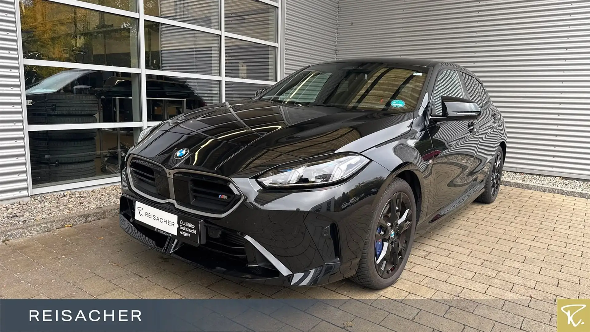 BMW 135 A xDrive Schwarz - 1