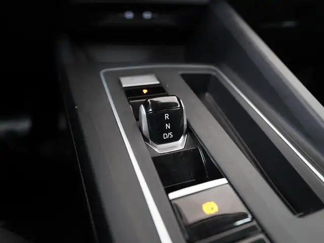 Volkswagen Golf view 11