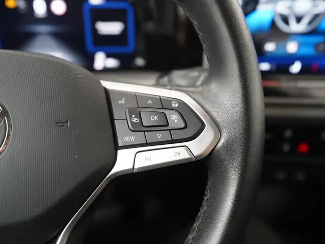 Volkswagen Golf view 9