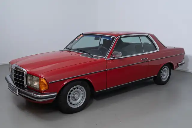 Mercedes-Benz 230 Coupe