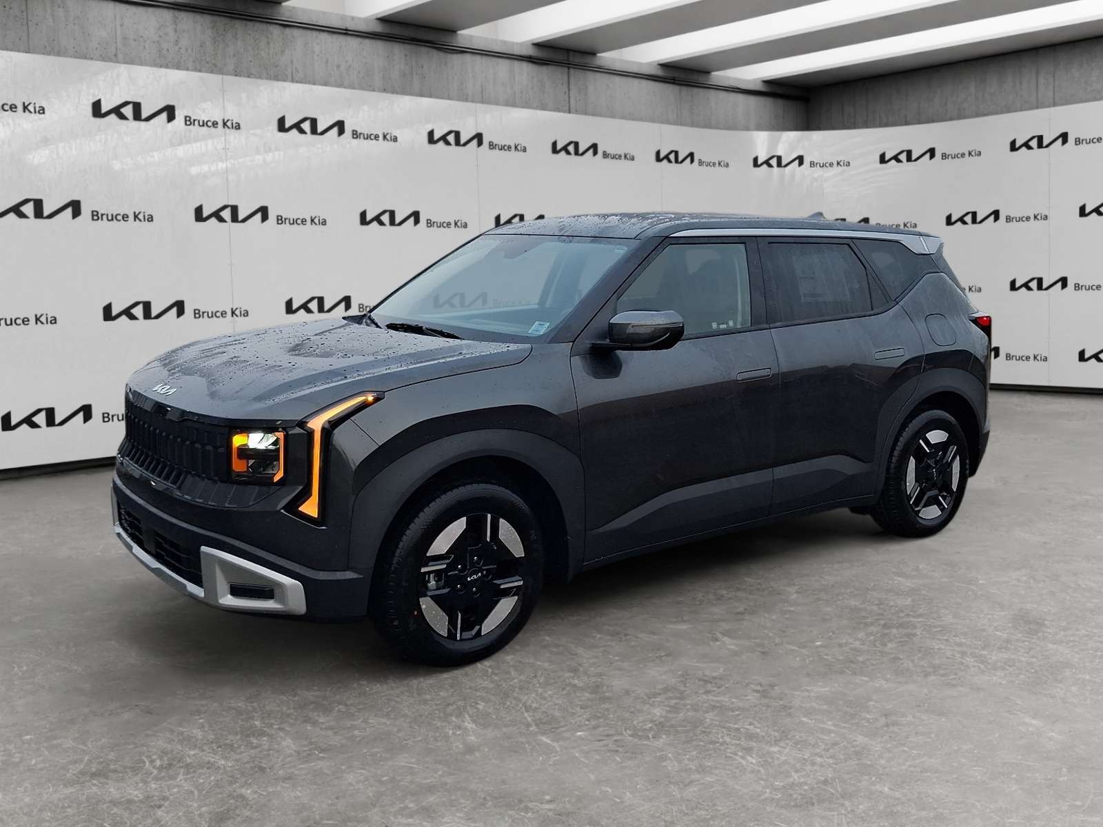 Gray 2027 Kia Seltos SUV / Crossover Front-Wheel Drive