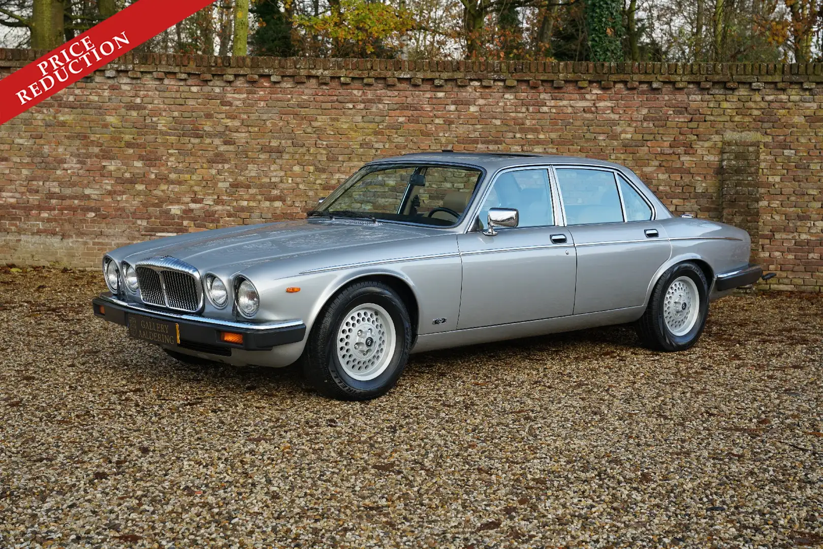 Daimler Double Six PRICE REDUCTION! Solid condition, runs beautifully Grigio - 1