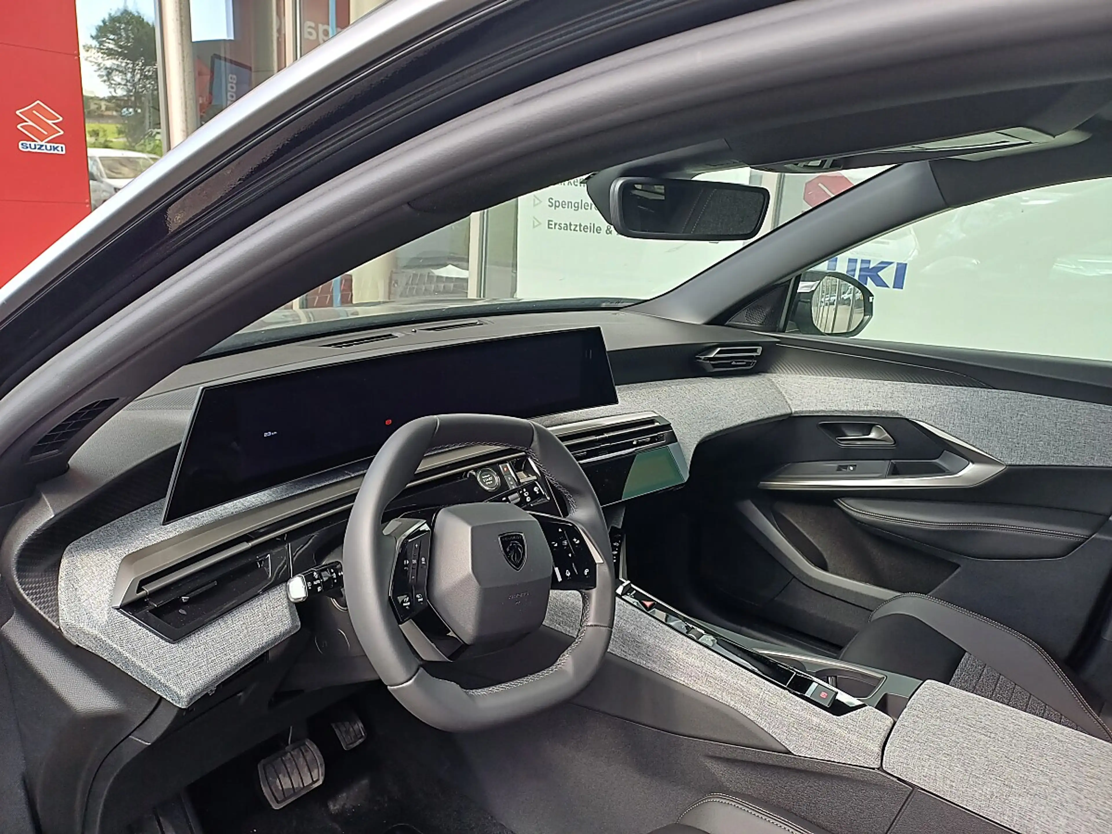 Peugeot 5008 ALLURE Hybrid 145 e-DCS6 — photo 13