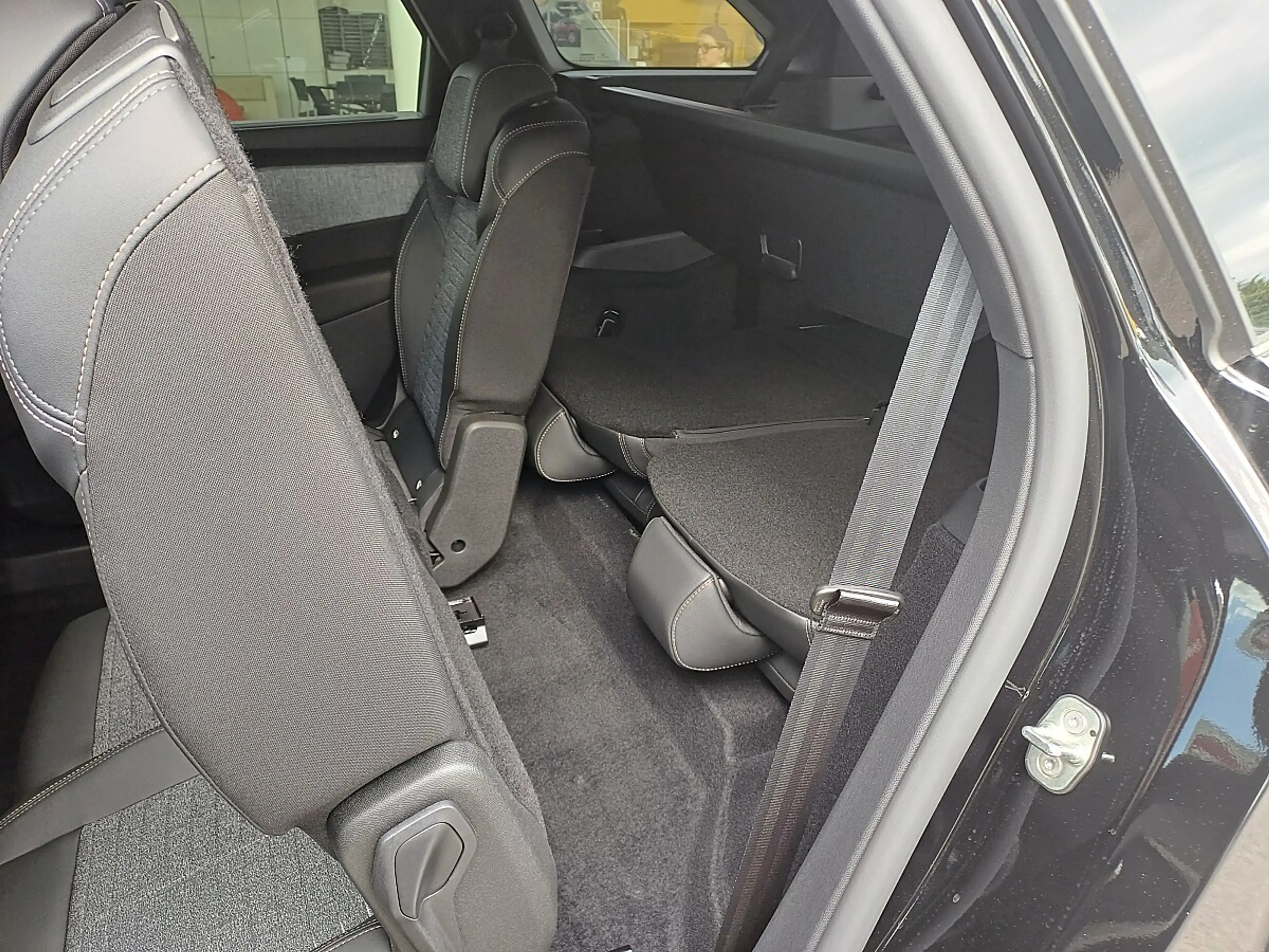Peugeot 5008 ALLURE Hybrid 145 e-DCS6 — photo 10