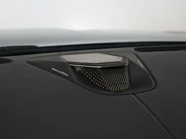 Aston Martin DB12 view 11
