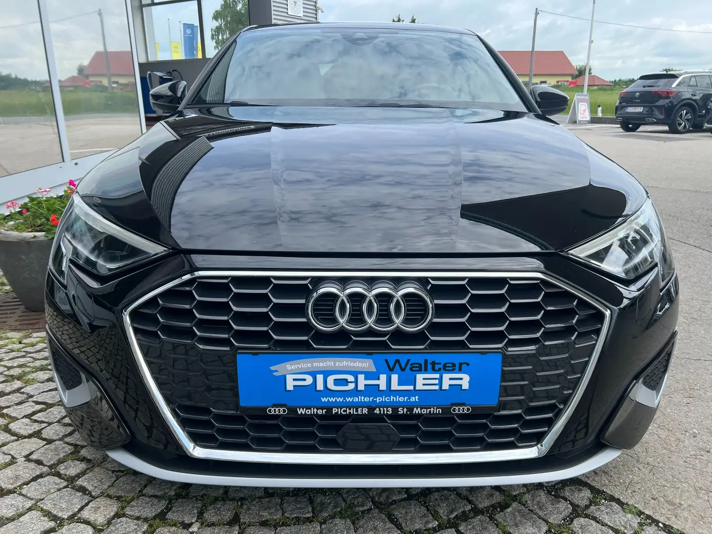 Audi A3 Sportback 35 TFSI advanced Schwarz - 2