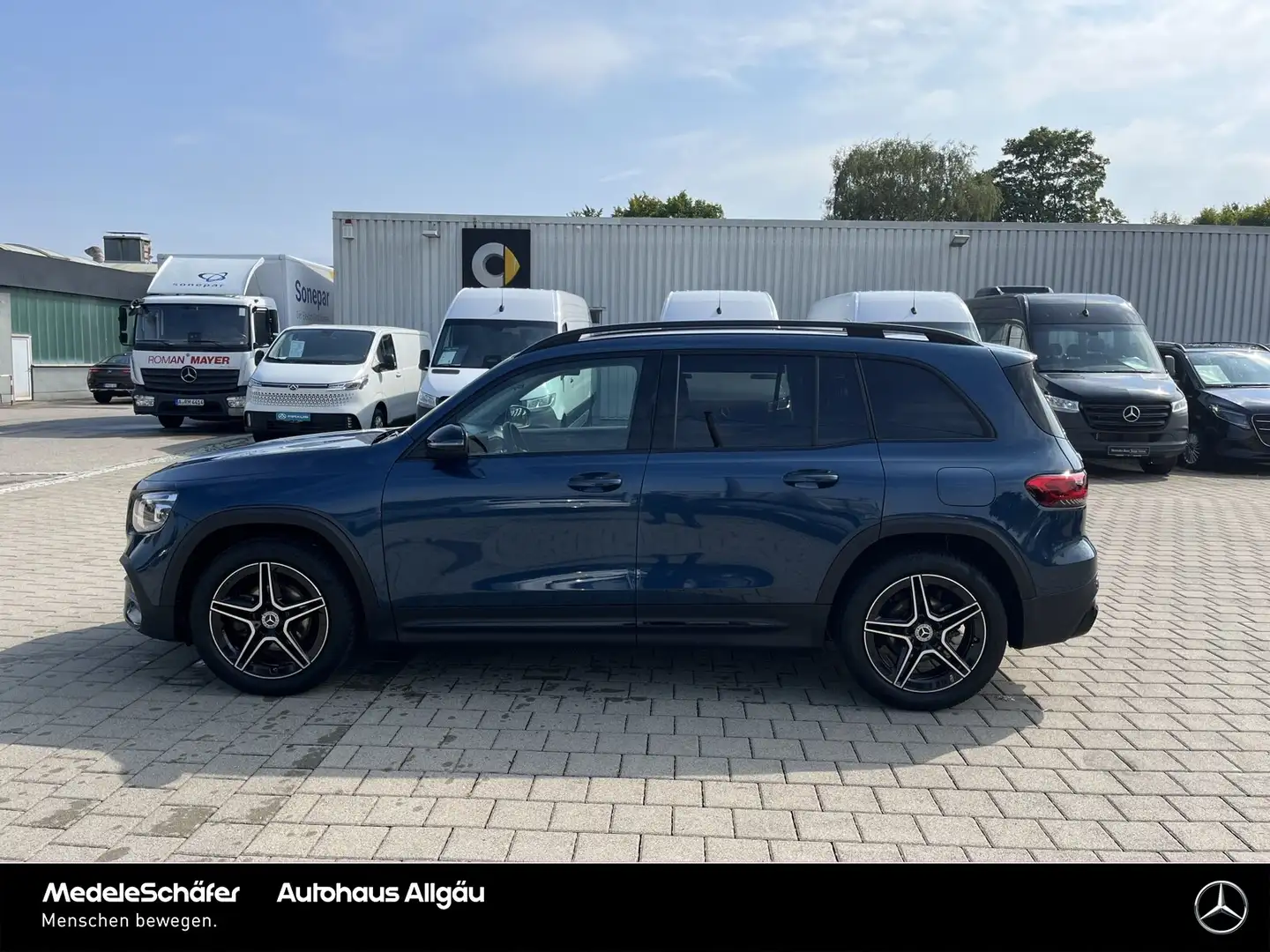 Mercedes-Benz GLB 200 GLB 200 AMG Night AHK LED MBUX automHeck Ambient Blau - 2