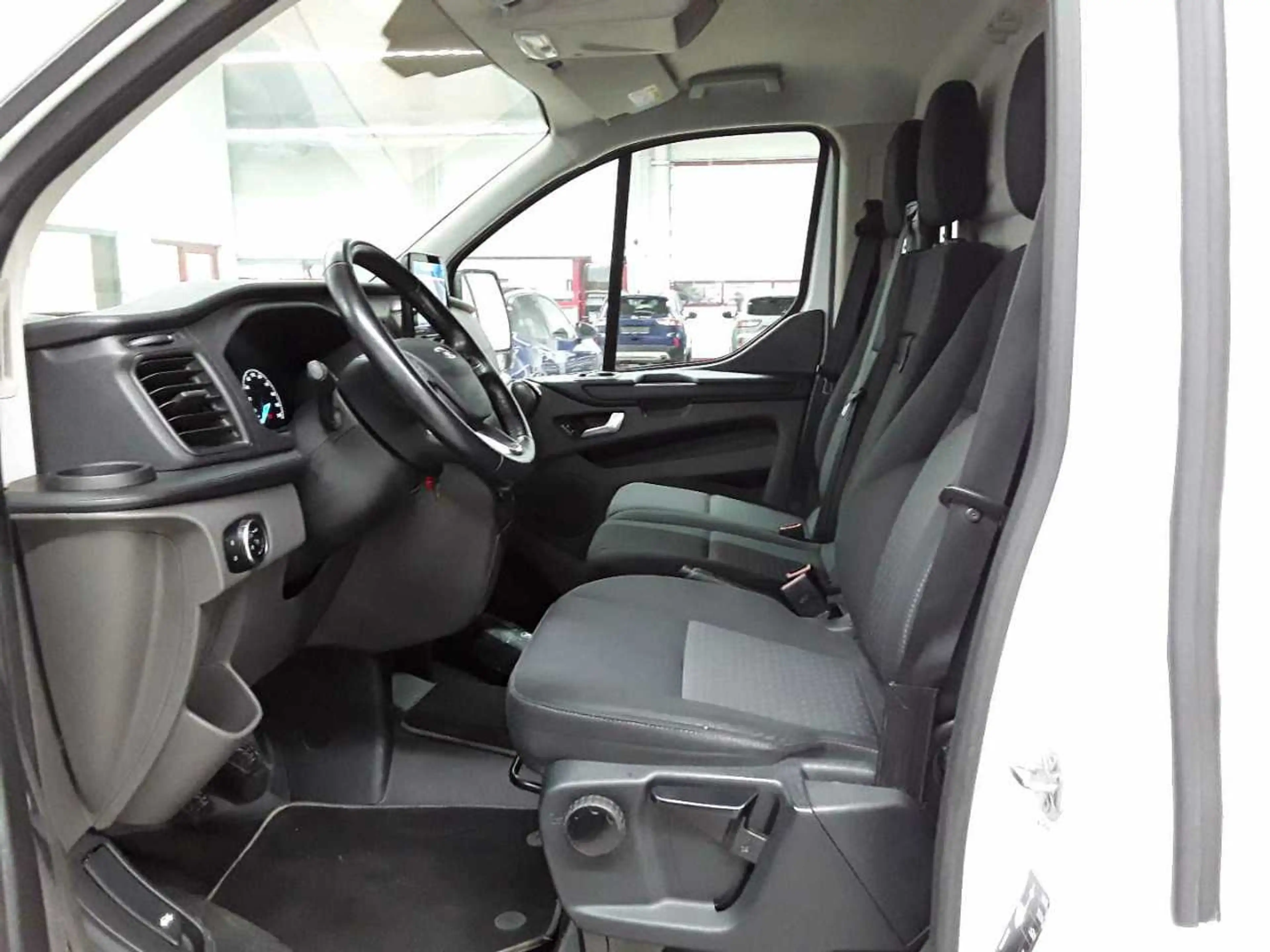 Ford Transit Transit Custom 300 L2 Trend Navi — photo 7