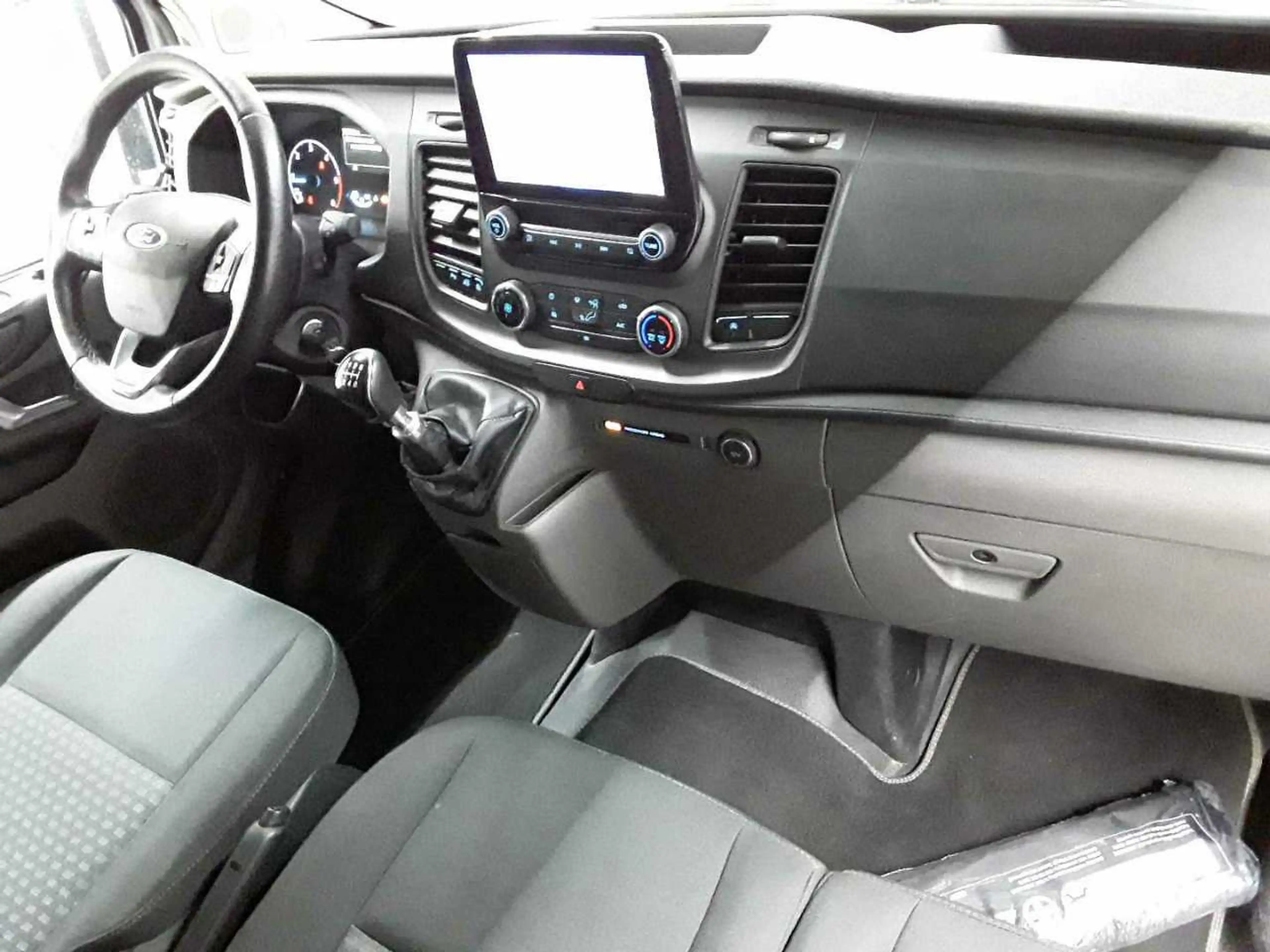 Ford Transit Transit Custom 300 L2 Trend Navi — photo 9