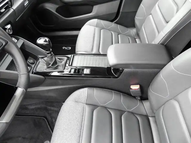 Citroen C4 view 11