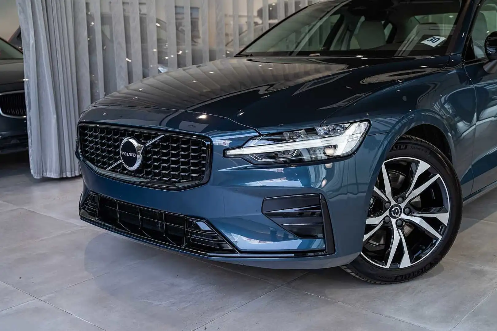 Volvo S60 Plus Dark B4 Mild Hybrid * NEUVE NON IMMAT* Bleu - 2