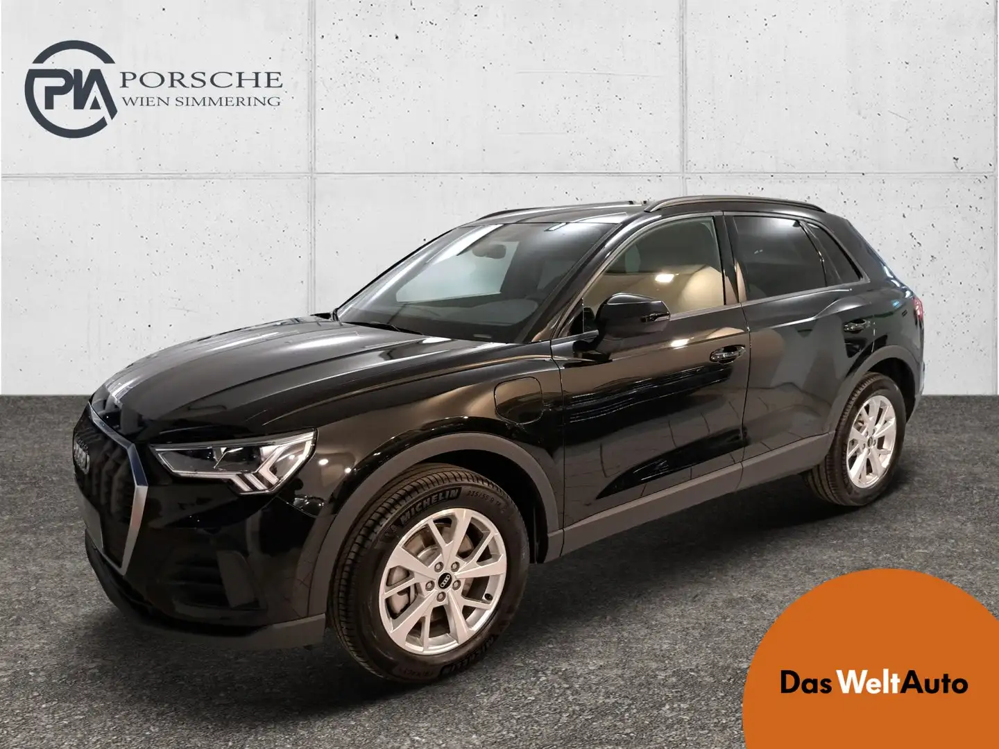 Audi Q3 e-tron 45 TFSI e Schwarz - 1