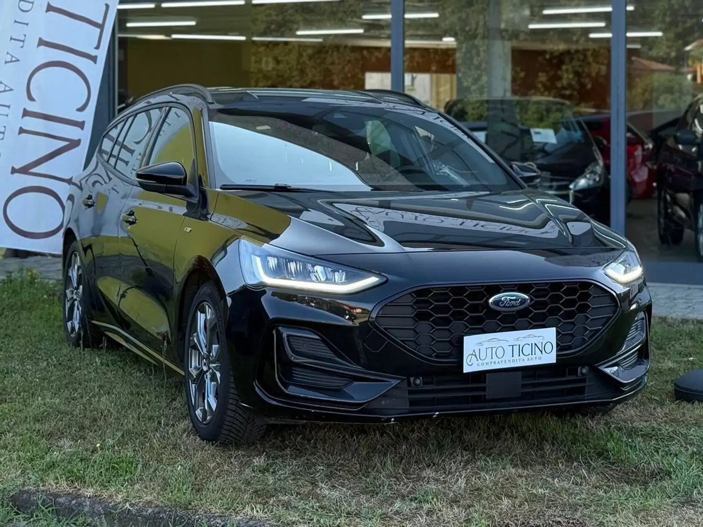 Ford Focus Focus V 2022 SW SW 1.0t ecoboost h ST-Line X 125cv Zwart - 1