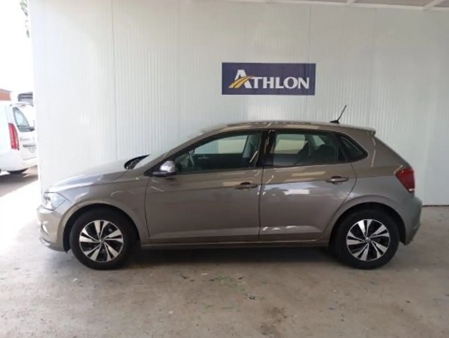 Volkswagen Polo 1.0 TSI Advance 70kW Gris - 2