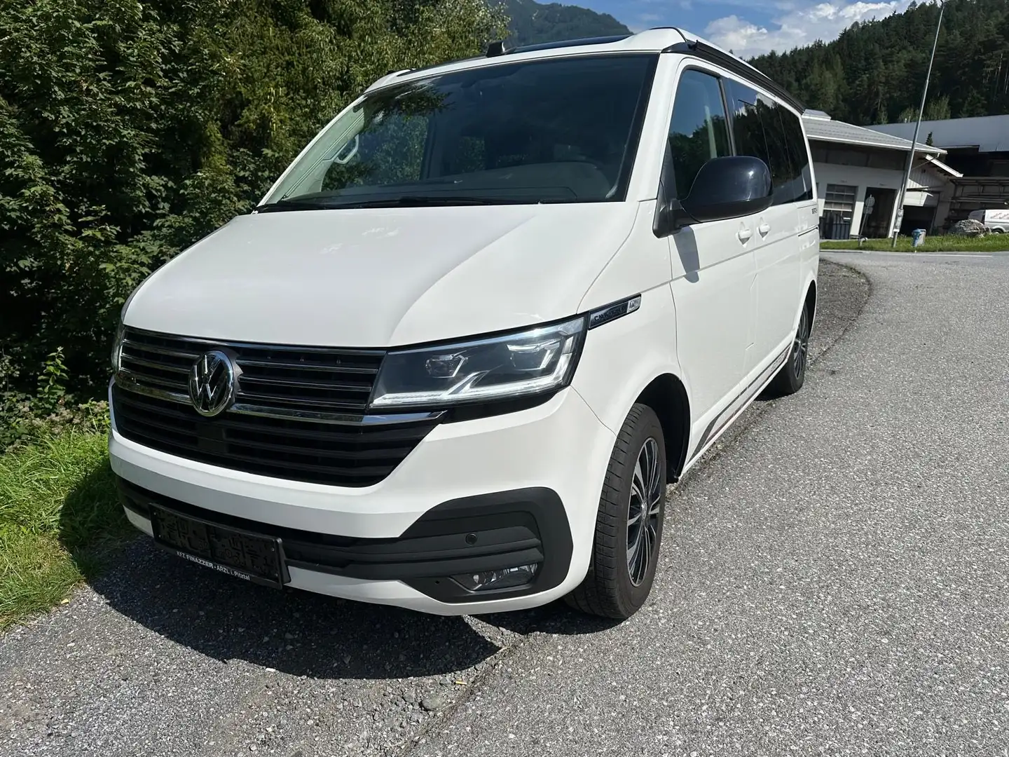 Volkswagen T6.1 California Beach Weiß - 2