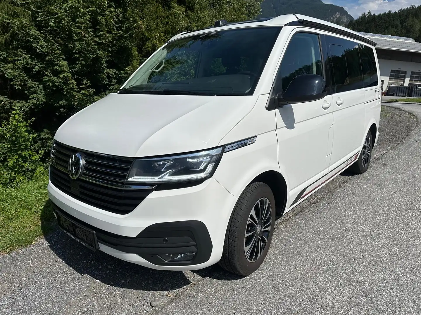 Volkswagen T6.1 California Beach Weiß - 1