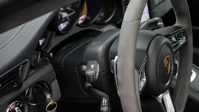 Porsche 911 view 13