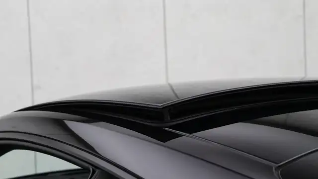 Porsche 911 view 16