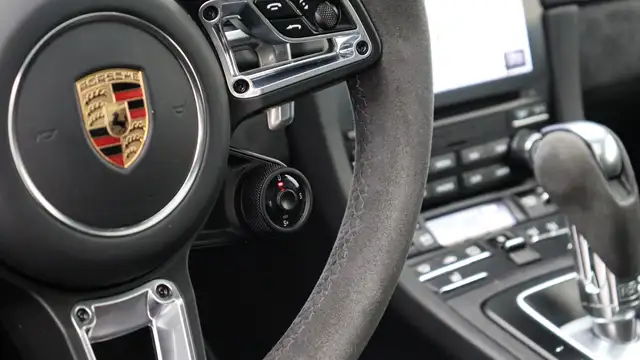 Porsche 911 view 20