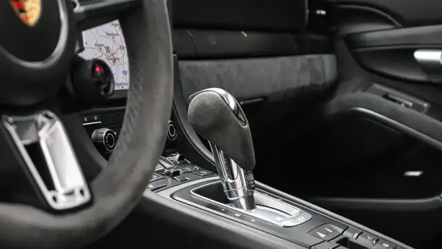 Porsche 911 view 10