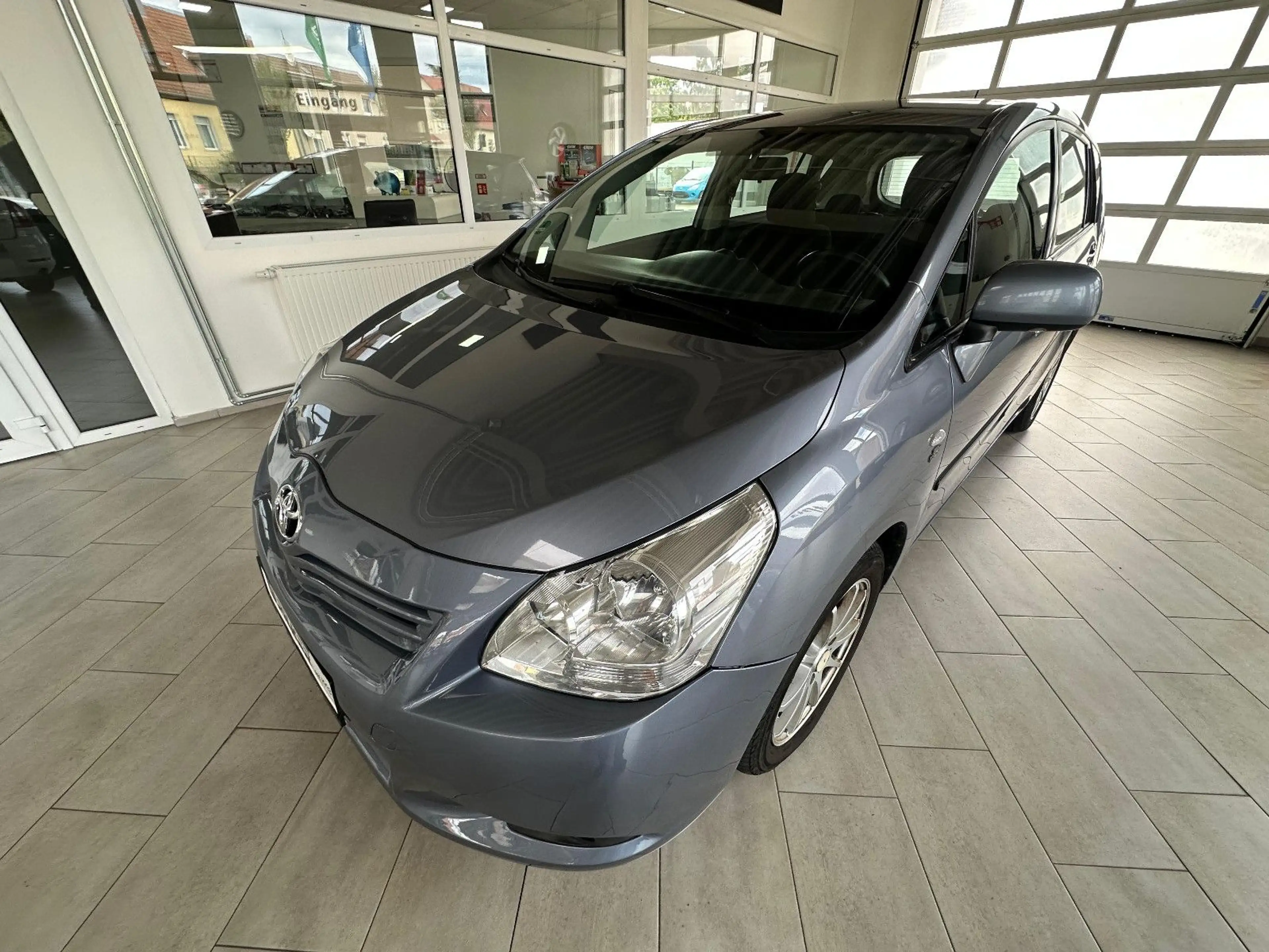 Toyota Verso Life — photo 2