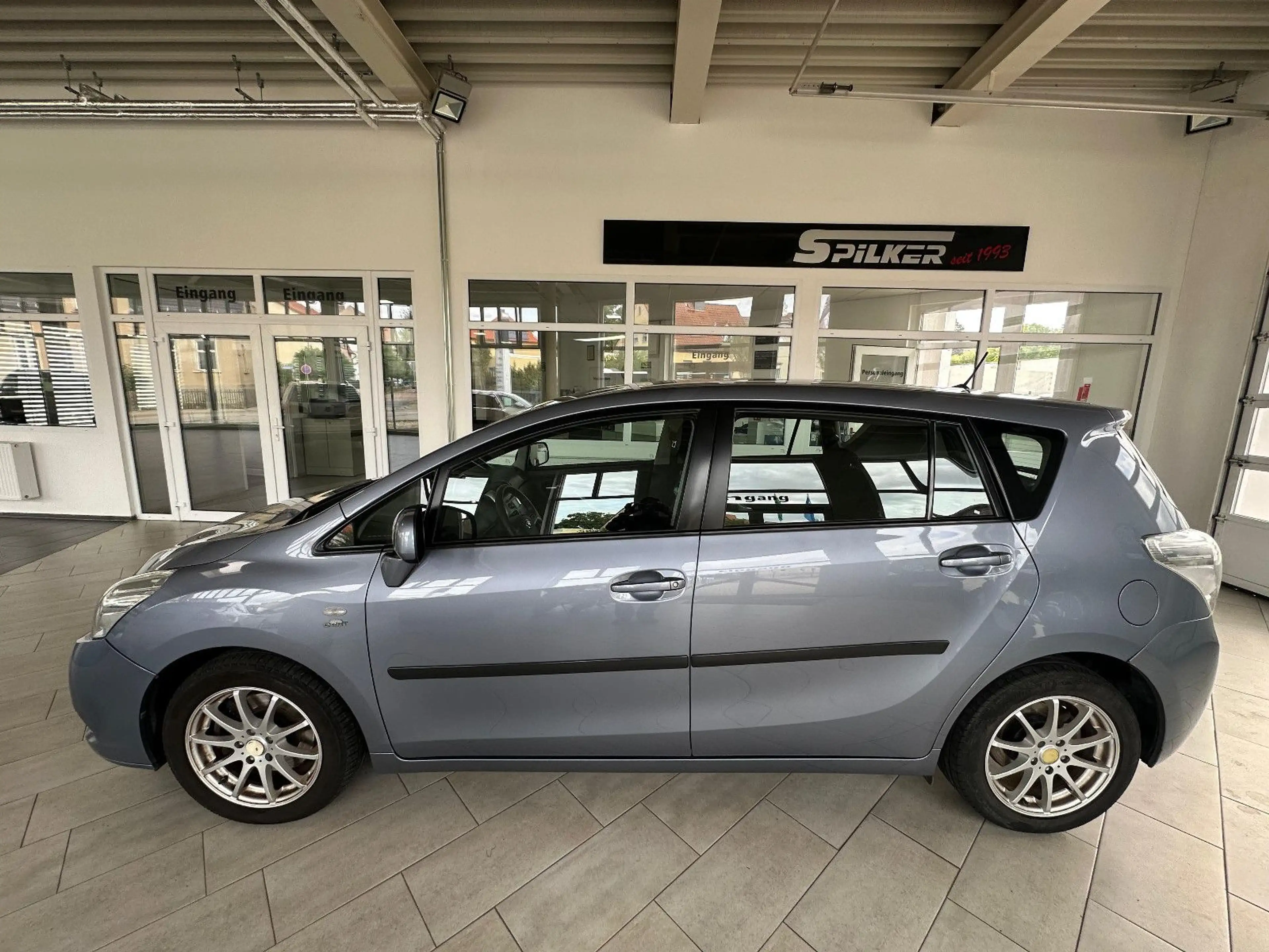 Toyota Verso Life