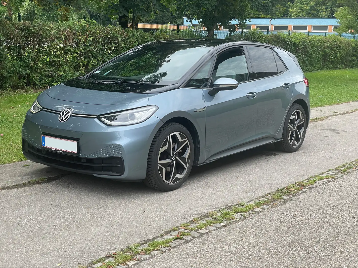 Volkswagen ID.3 ID. 3 Pro Perf. 58kWh *VOLL* AHK / PANO / Matrix Grau - 2