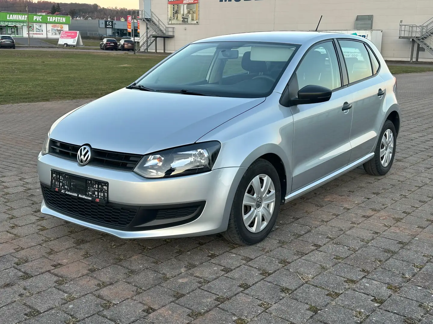 Volkswagen Polo Trendline Gris - 1