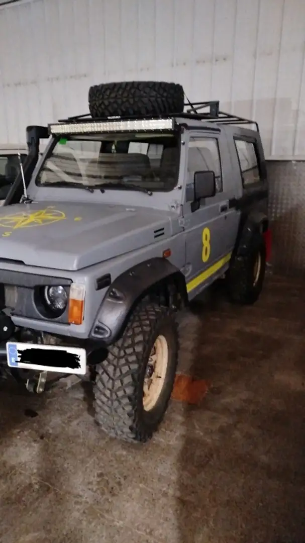 Suzuki Samurai Todoterreno Manual de 5 Puertas Gris - 2
