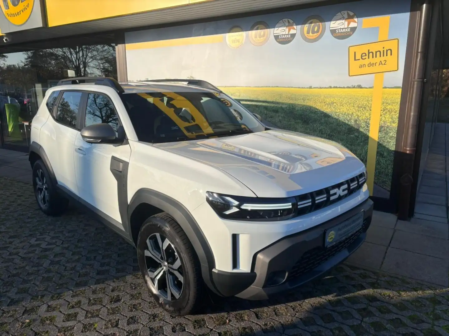 Dacia Duster mit Winterpaket Klima Rückfahrkamera Sitzheizung Silber - 2