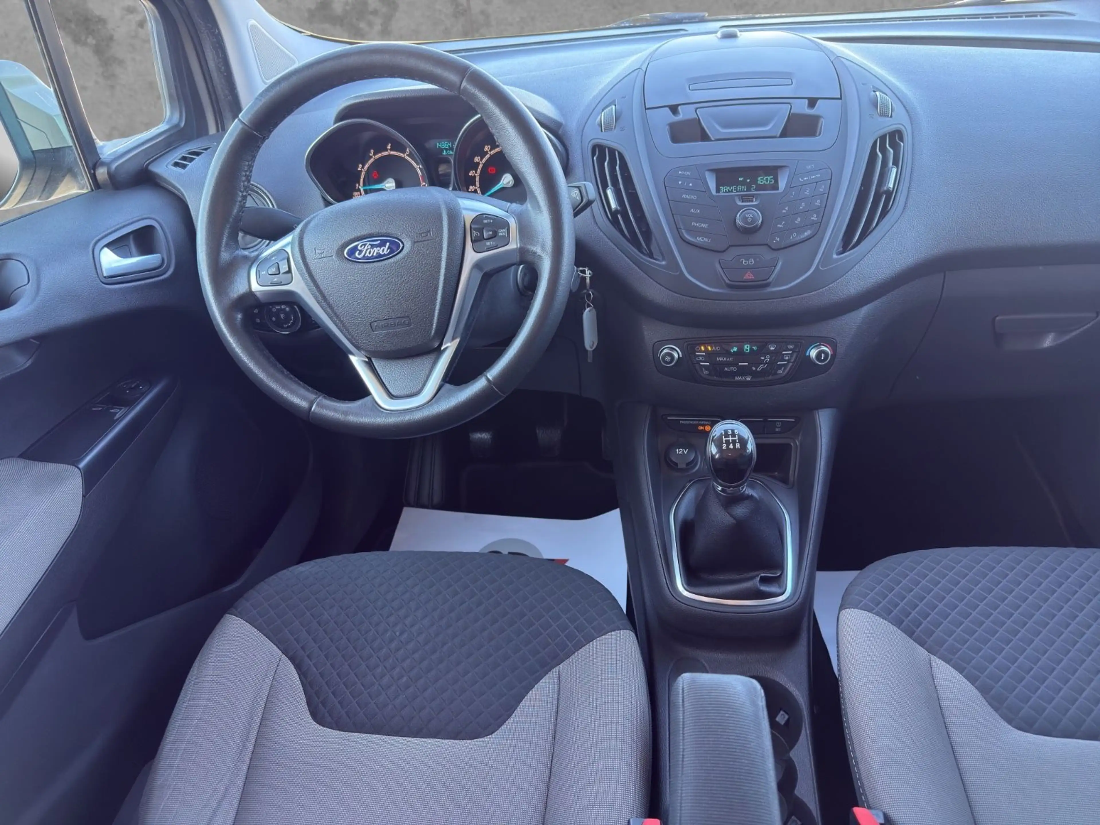 Ford Tourneo Courier Titanium 1-Hand Alu AHK — photo 8