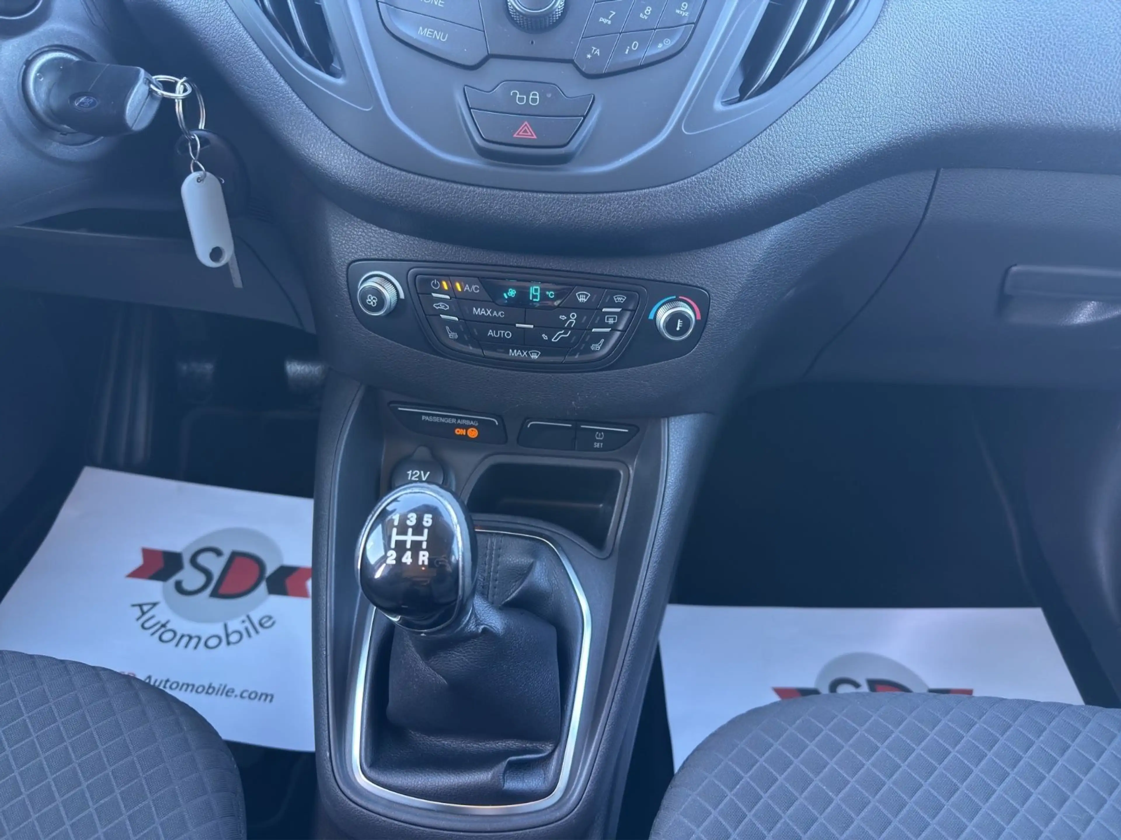 Ford Tourneo Courier Titanium 1-Hand Alu AHK — photo 13