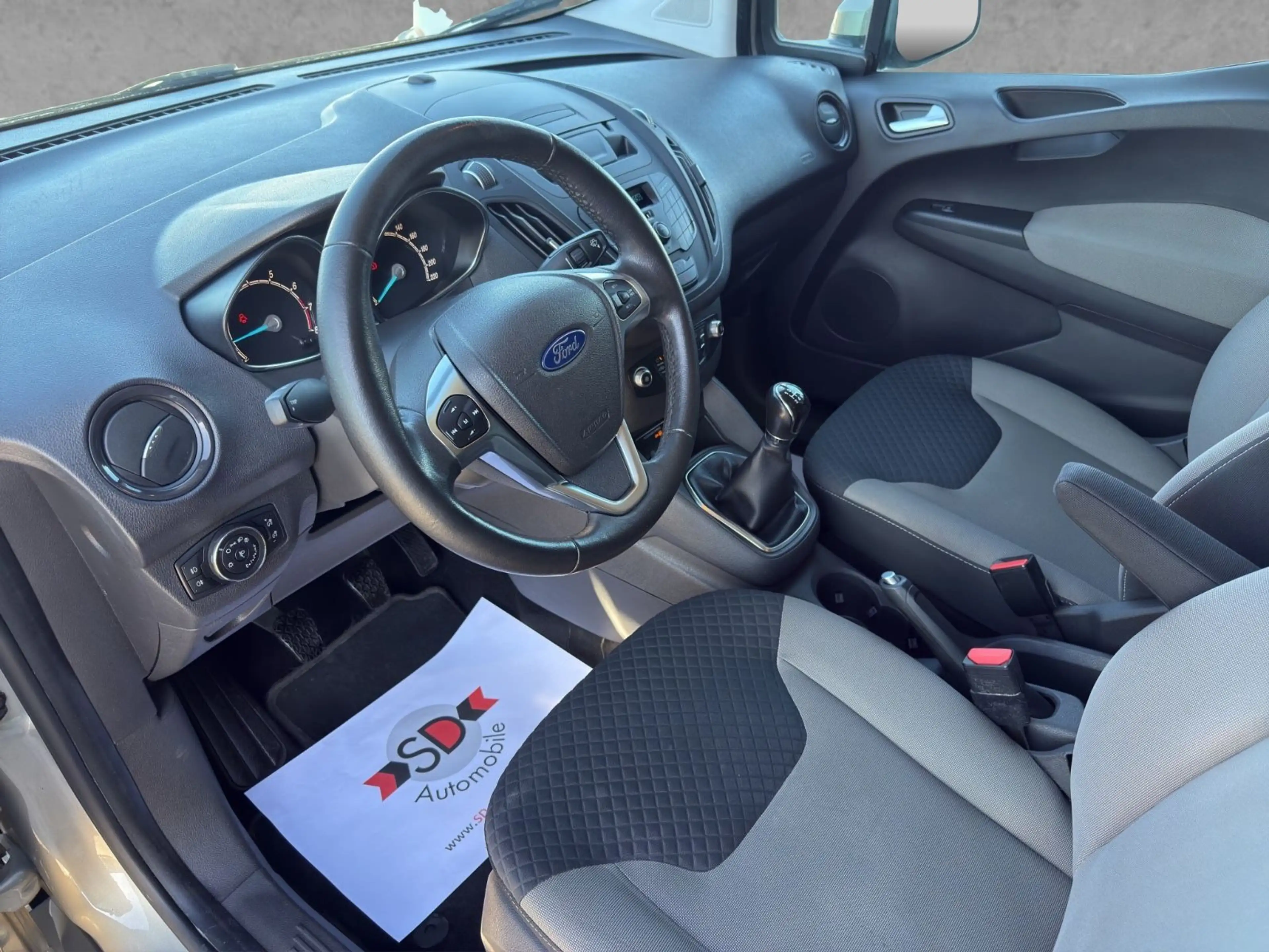 Ford Tourneo Courier Titanium 1-Hand Alu AHK — photo 6