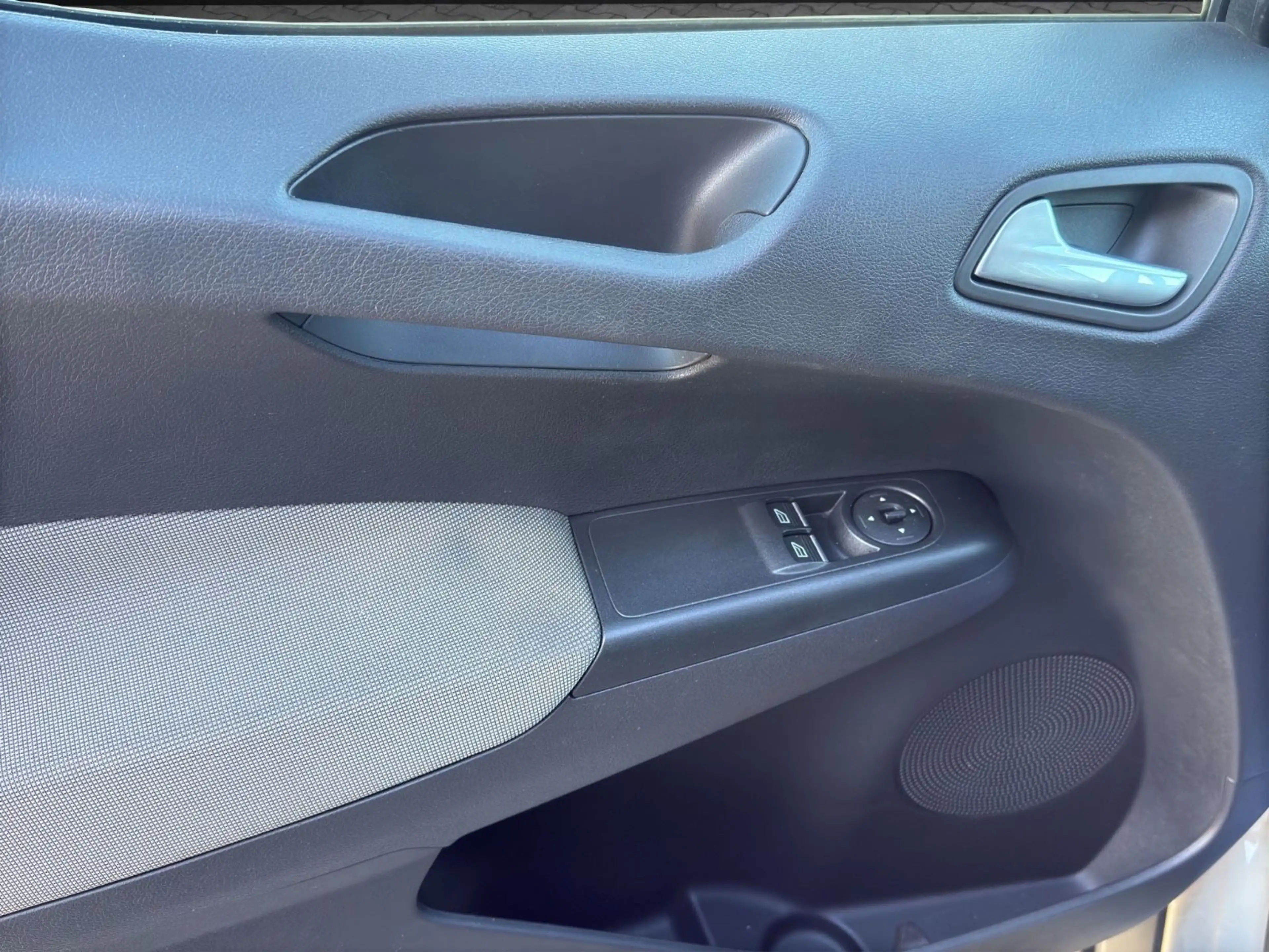 Ford Tourneo Courier Titanium 1-Hand Alu AHK — photo 14