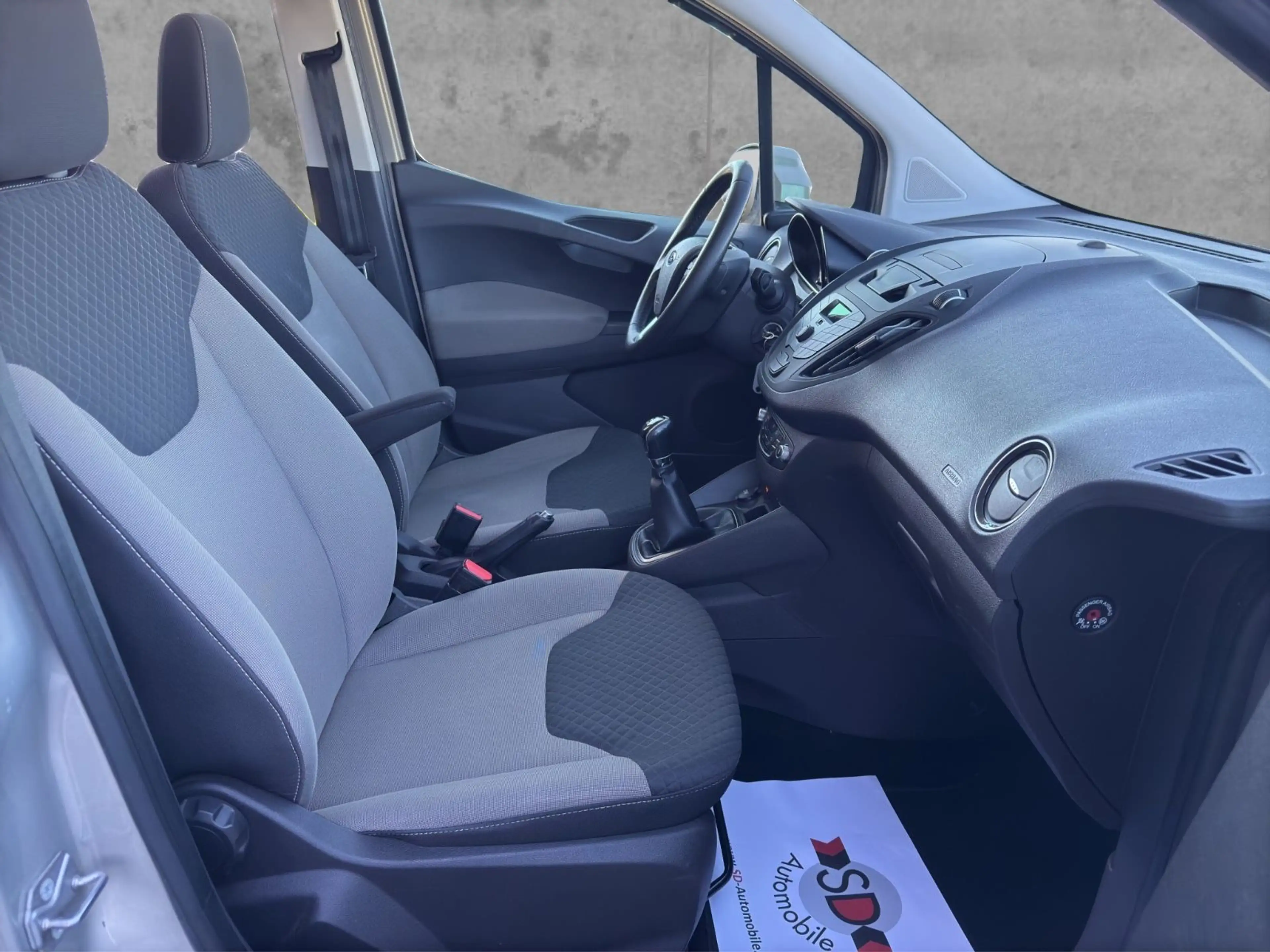 Ford Tourneo Courier Titanium 1-Hand Alu AHK — photo 9