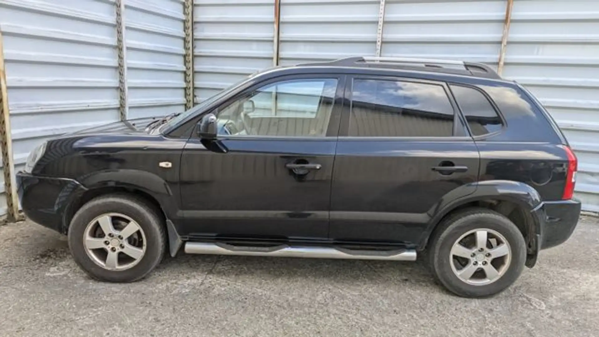 Hyundai TUCSON Tucson 2.0 GLS* 2 WD *Tüv:09/2025* Schwarz - 2