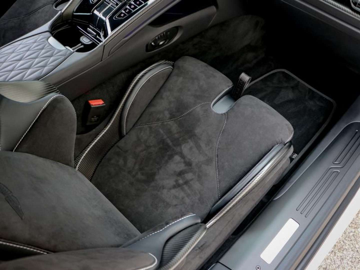 Aston Martin DB12 V8 4.0 680ch BVA8 -  - Joinsteer - #4