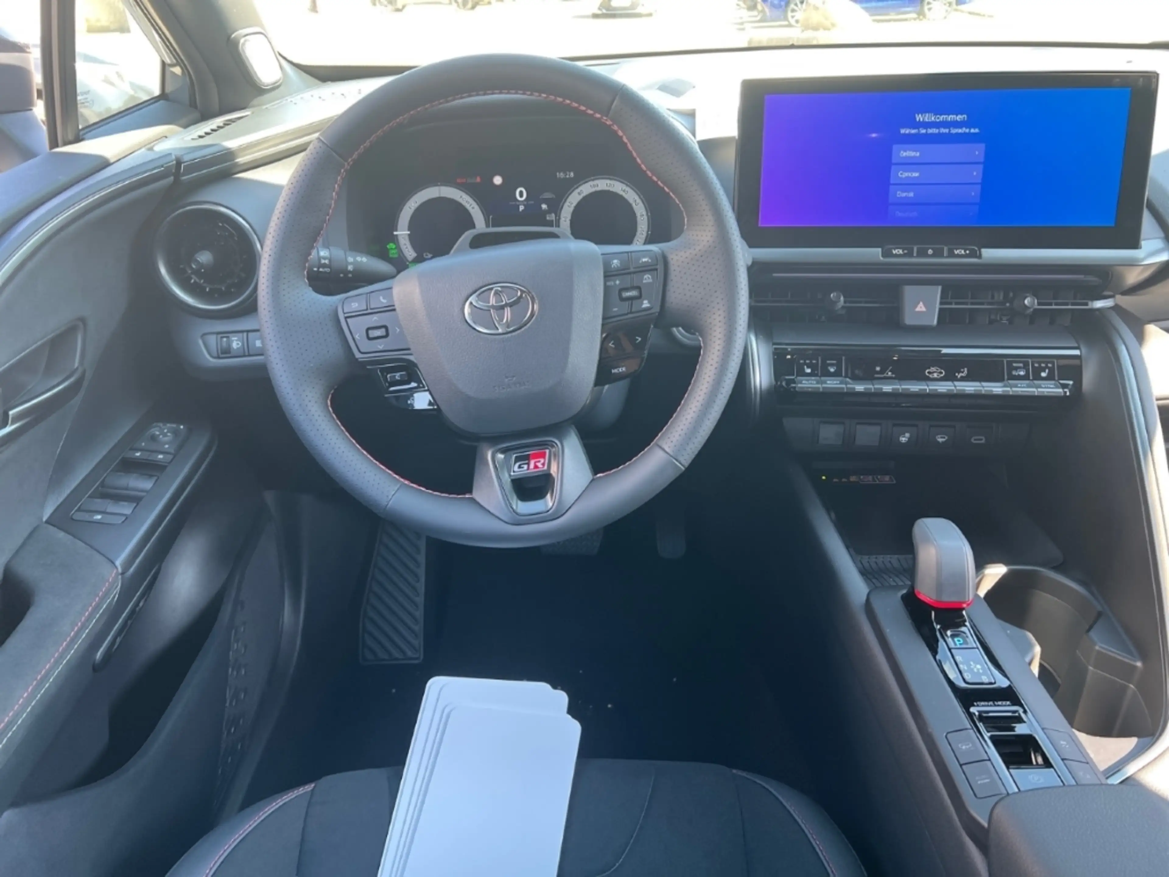 Toyota C-HR Plug-in Hybrid 2,0L GR-Sport 4x2 — photo 14