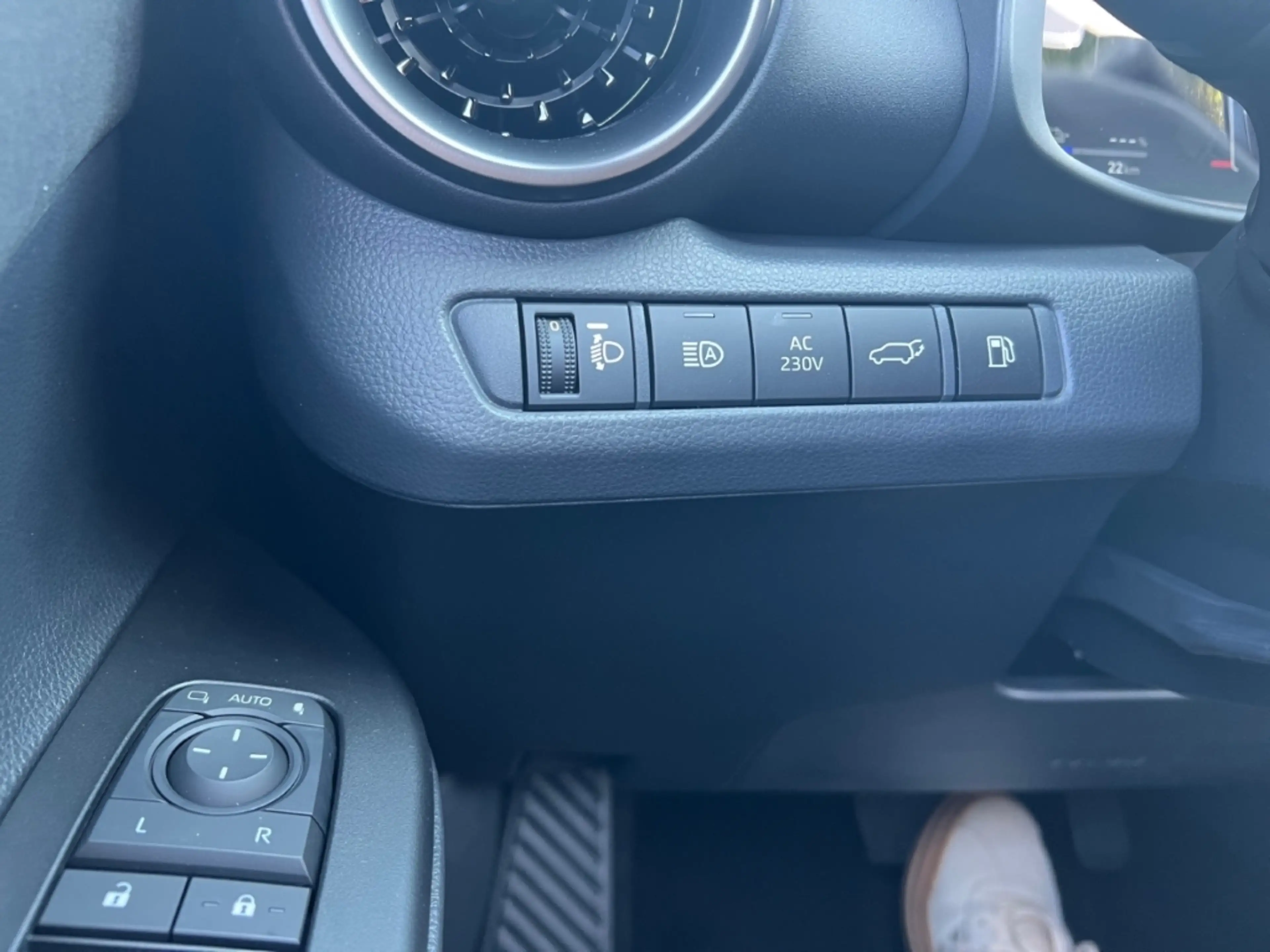 Toyota C-HR Plug-in Hybrid 2,0L GR-Sport 4x2 — photo 23
