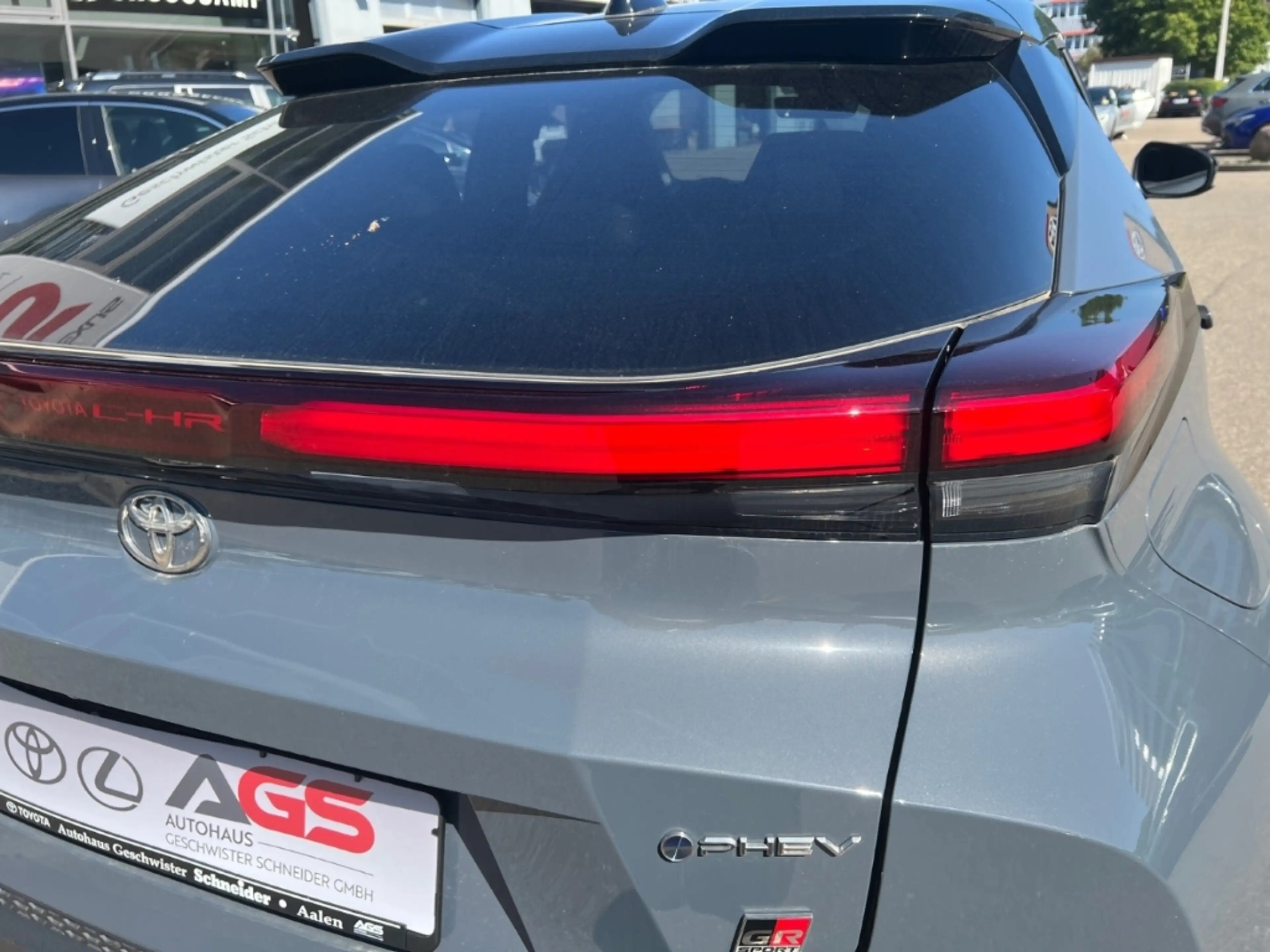Toyota C-HR Plug-in Hybrid 2,0L GR-Sport 4x2 — photo 11