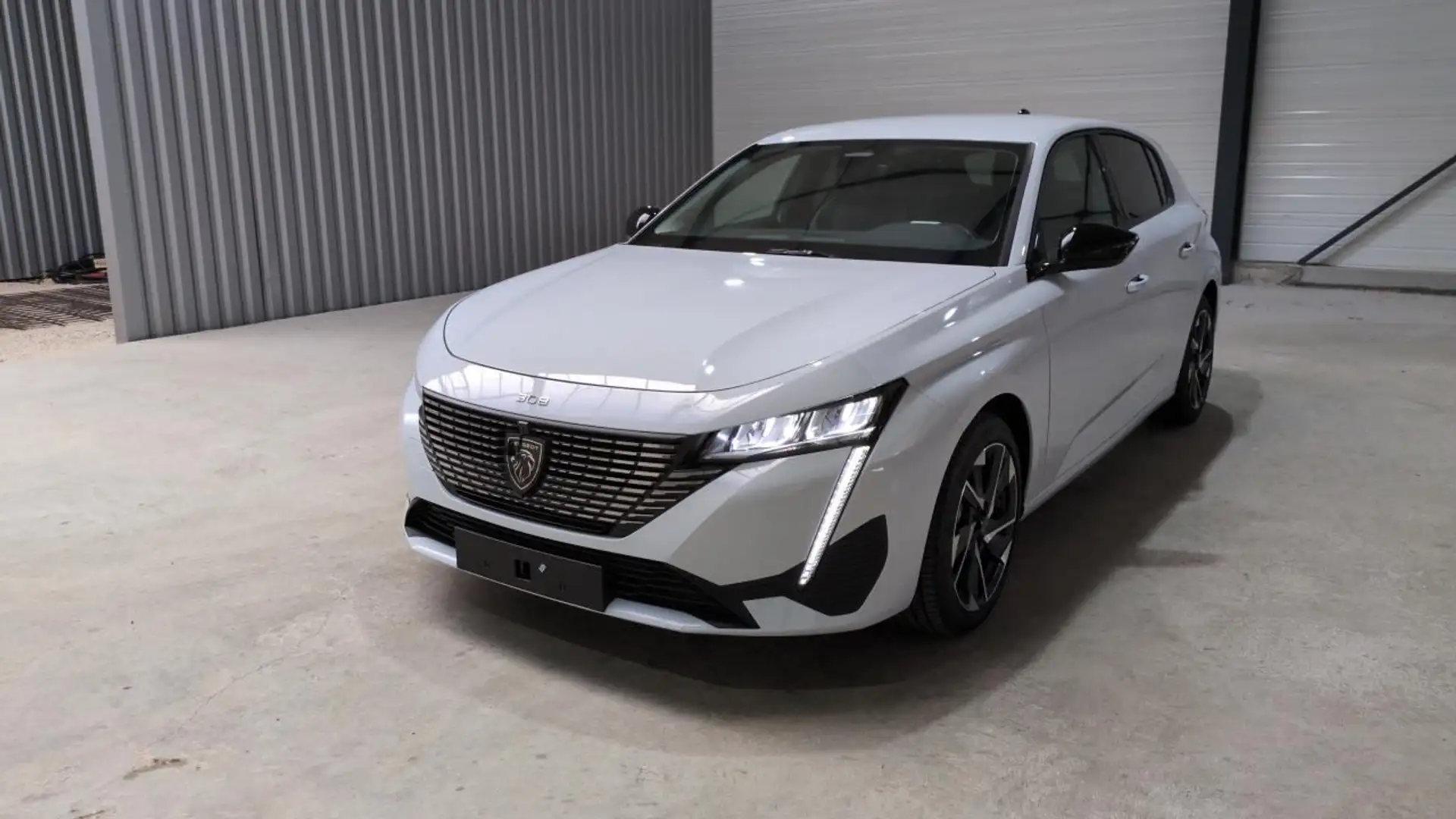 Peugeot 308 Hybrid 145 e-DCS6 Allure Weiß - 1