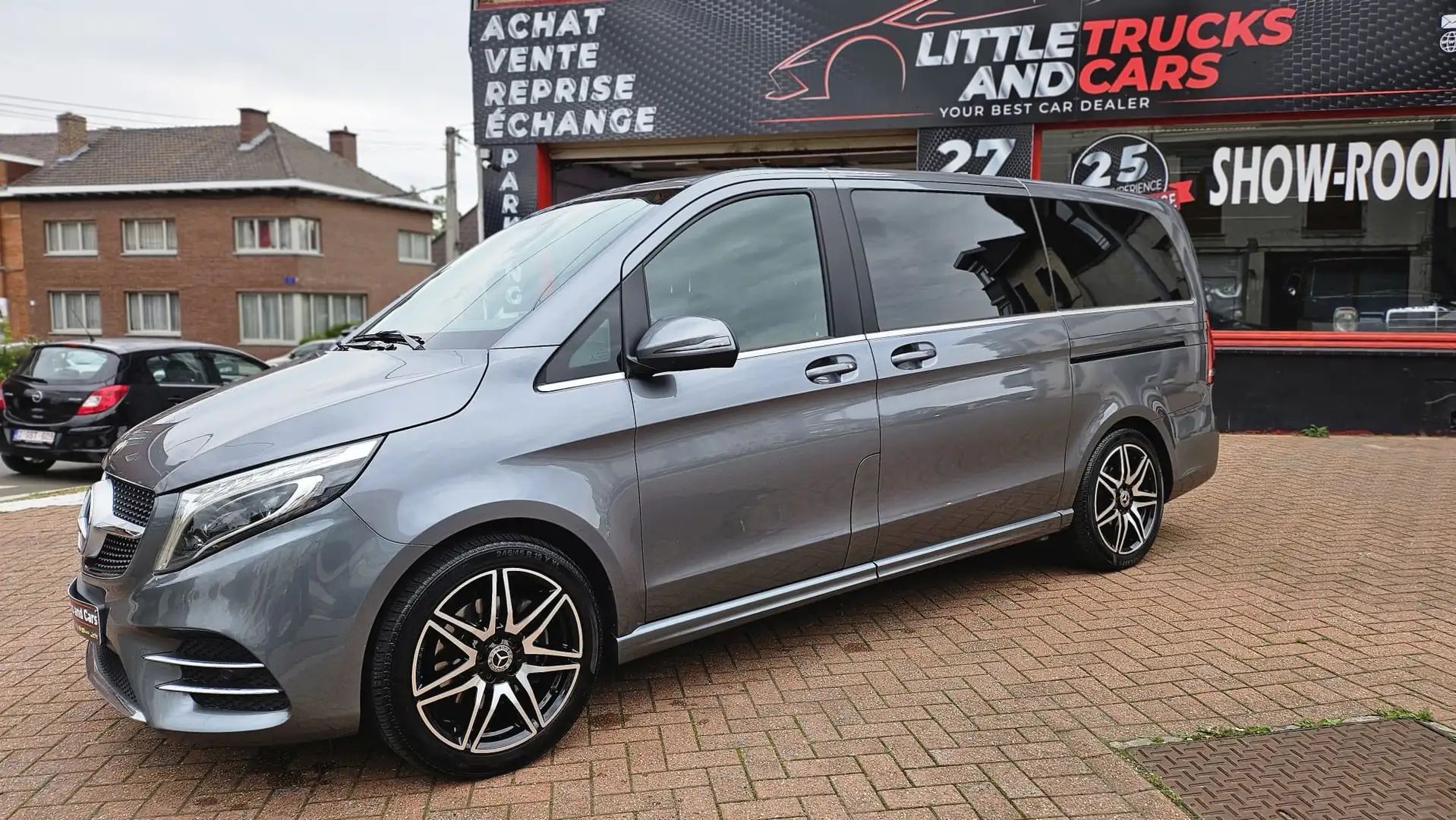 Mercedes-Benz V 300 V 300 d 4-Matic MWB PACK AMG FULL OPTIONS 7 PLACES Gris - 1