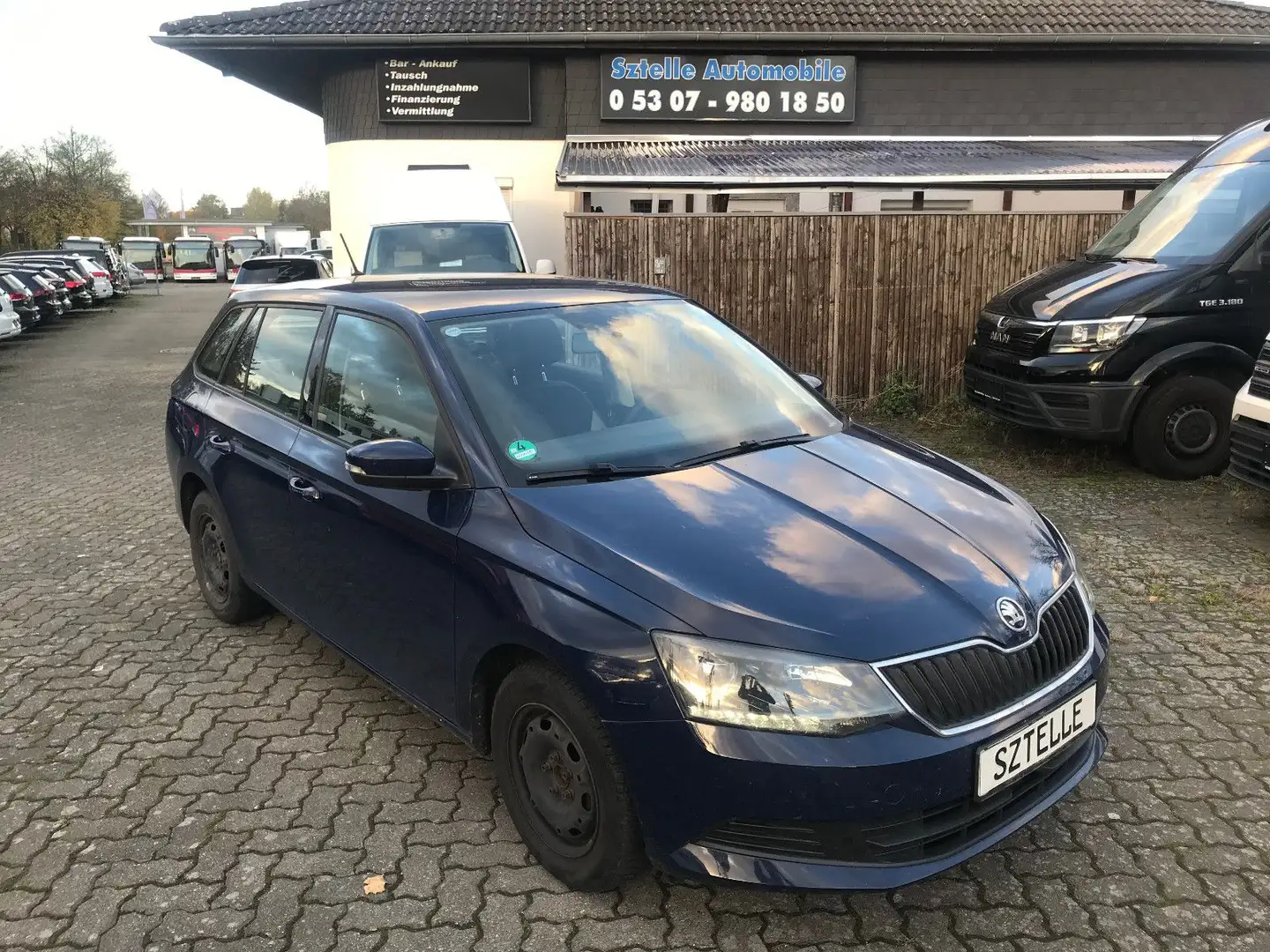 Skoda Fabia 1.0 Combi Ambition Blau - 1