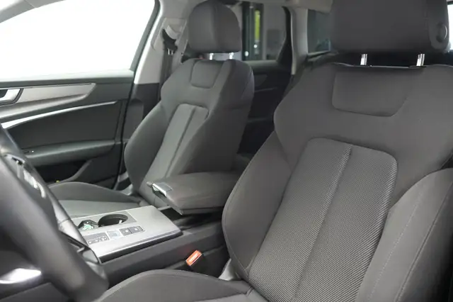 Audi A6 view 11