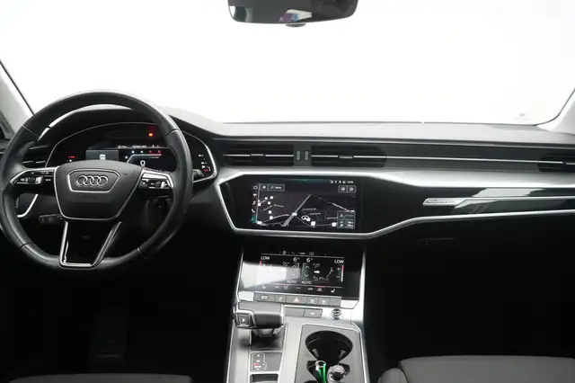 Audi A6 view 14