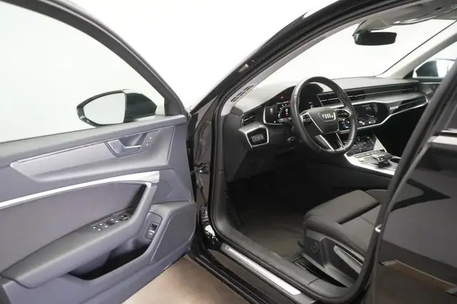 Audi A6 view 12