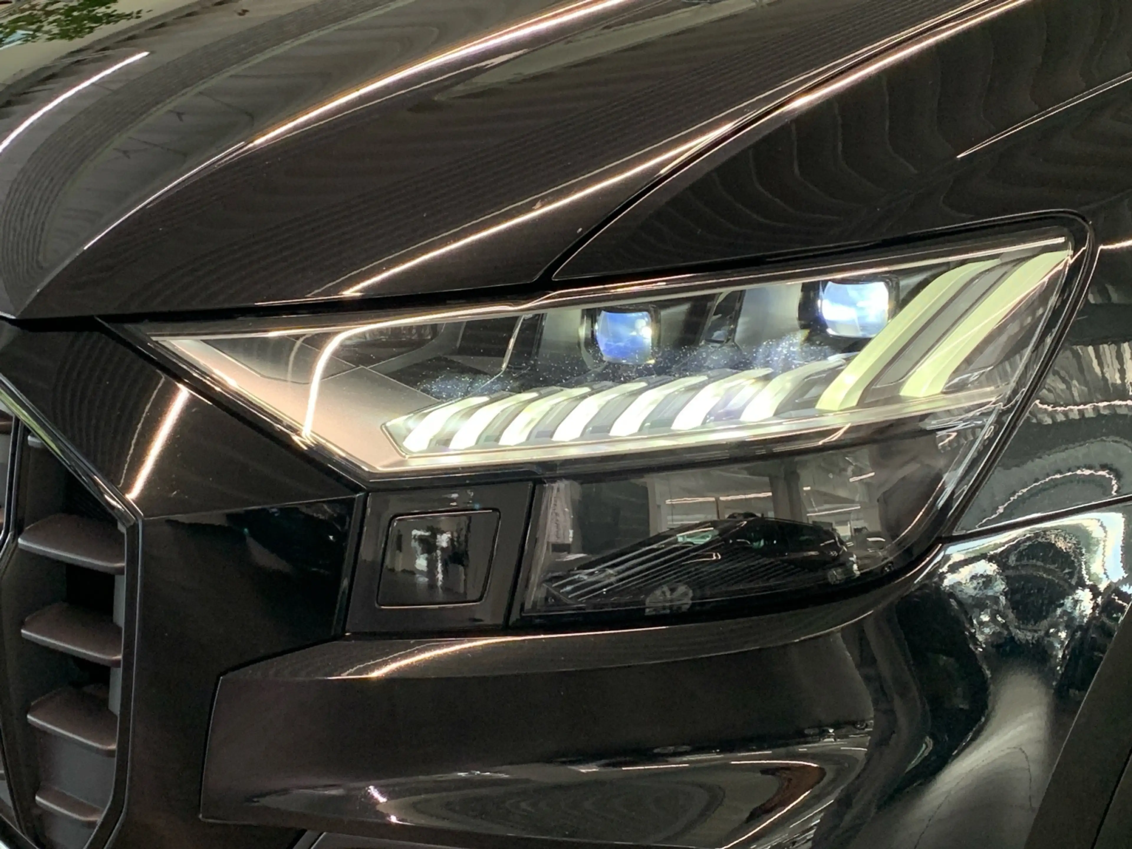 Audi SQ8 TFSI AHK PANO STHZG VALCONA HDMATRIX HARMAN — photo 3