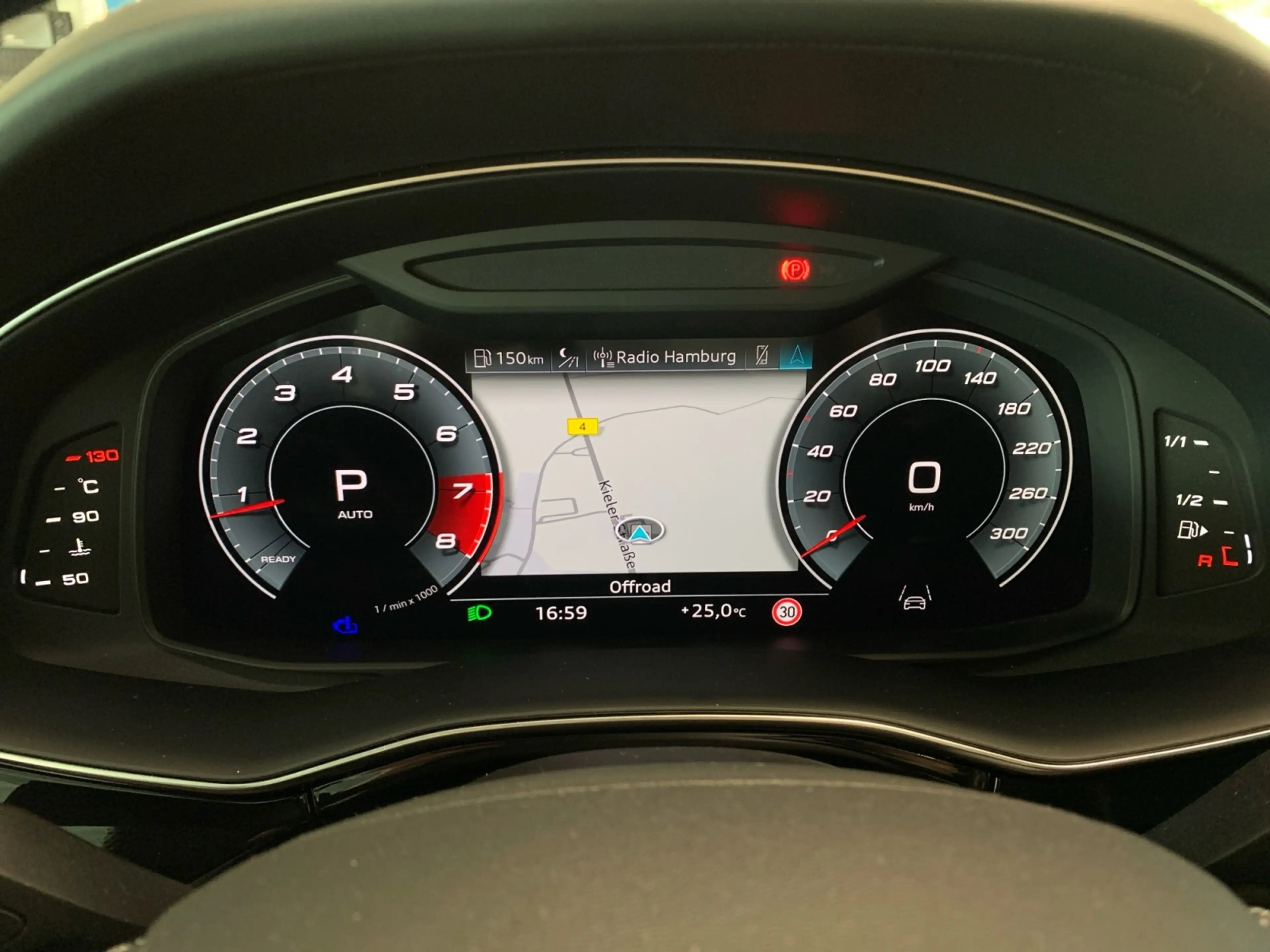 Audi SQ8 TFSI AHK PANO STHZG VALCONA HDMATRIX HARMAN — photo 14