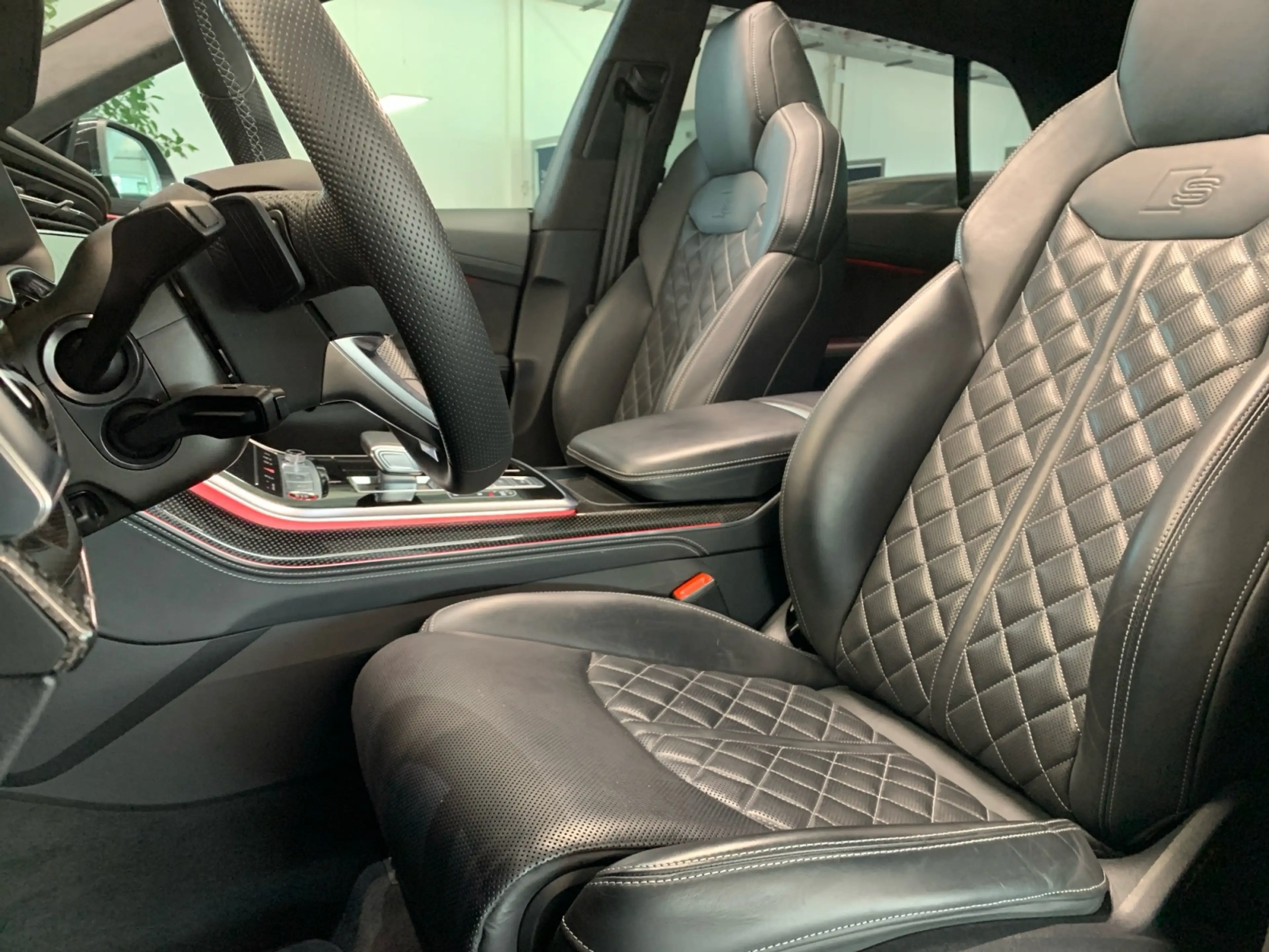 Audi SQ8 TFSI AHK PANO STHZG VALCONA HDMATRIX HARMAN — photo 8